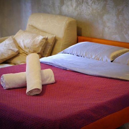Appartamento Con Tre Camere - Zona Centrale Алесандрия Екстериор снимка
